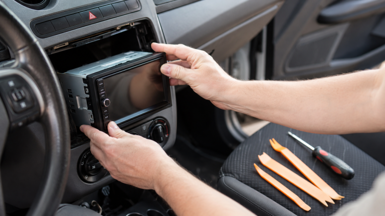 changer son autoradio soi-même